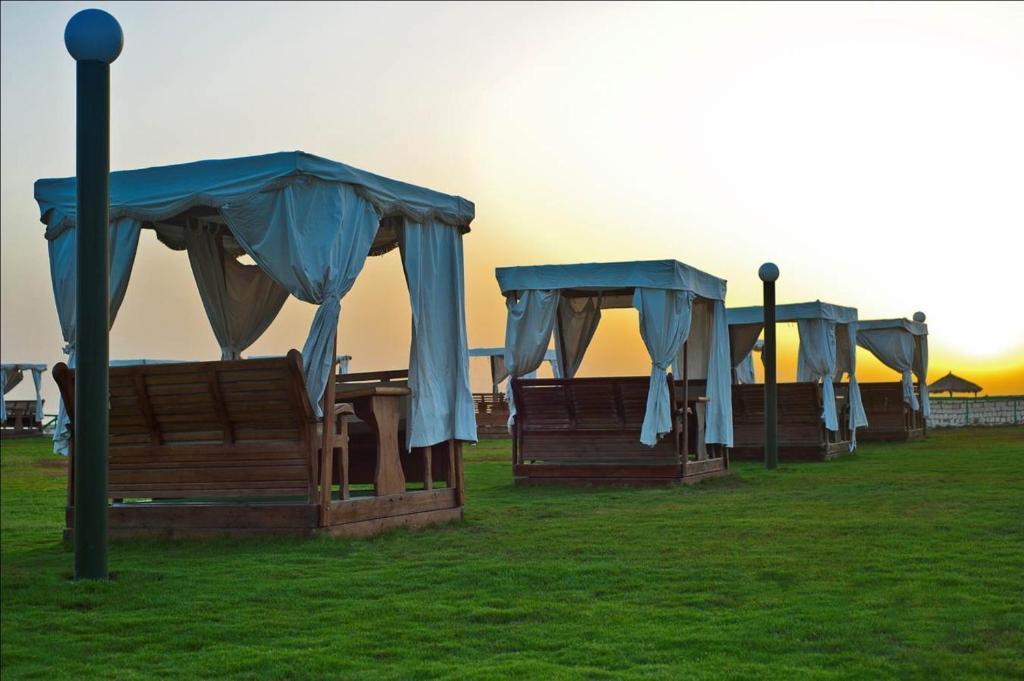 Aida Beach Hotel - Ел Аламейн Екстериор снимка