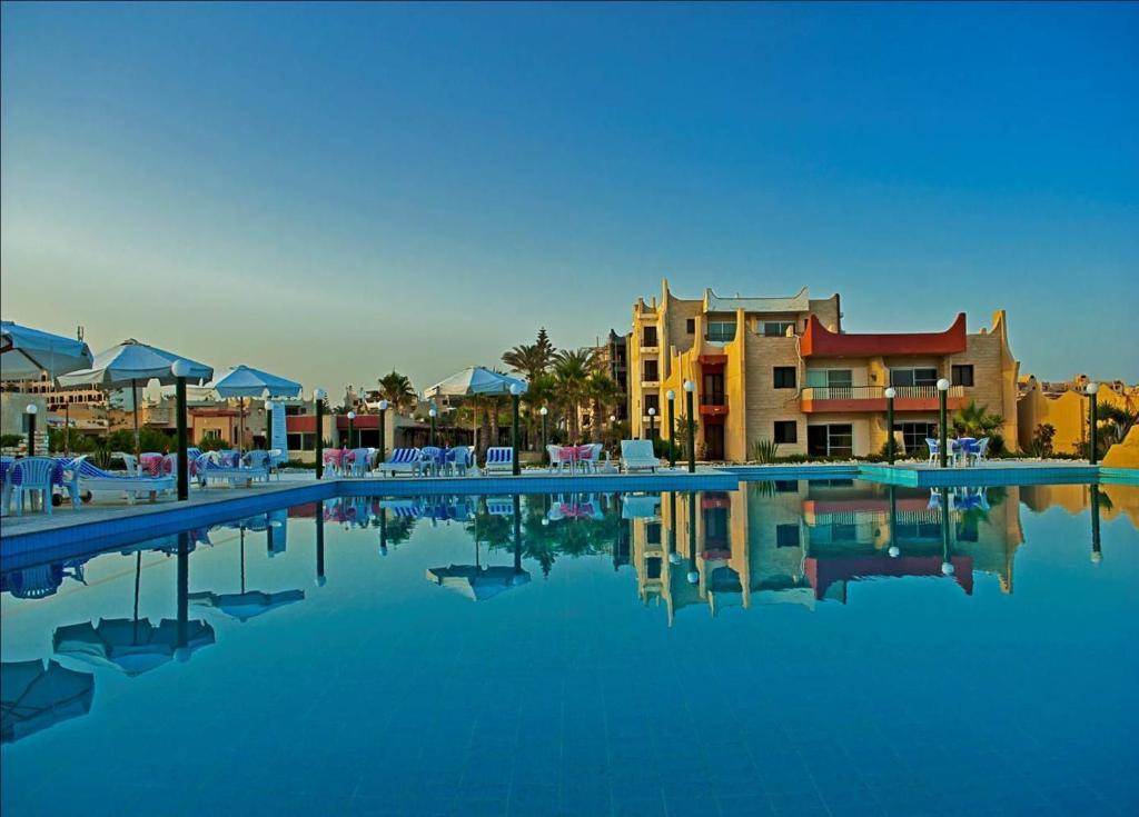 Aida Beach Hotel - Ел Аламейн Екстериор снимка