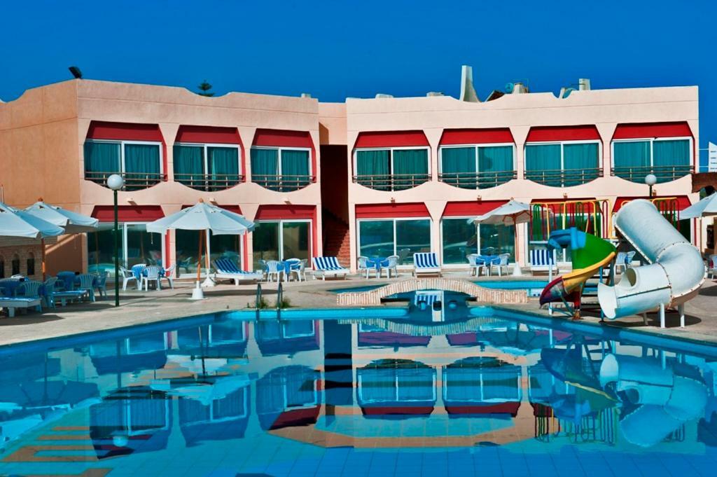 Aida Beach Hotel - Ел Аламейн Екстериор снимка