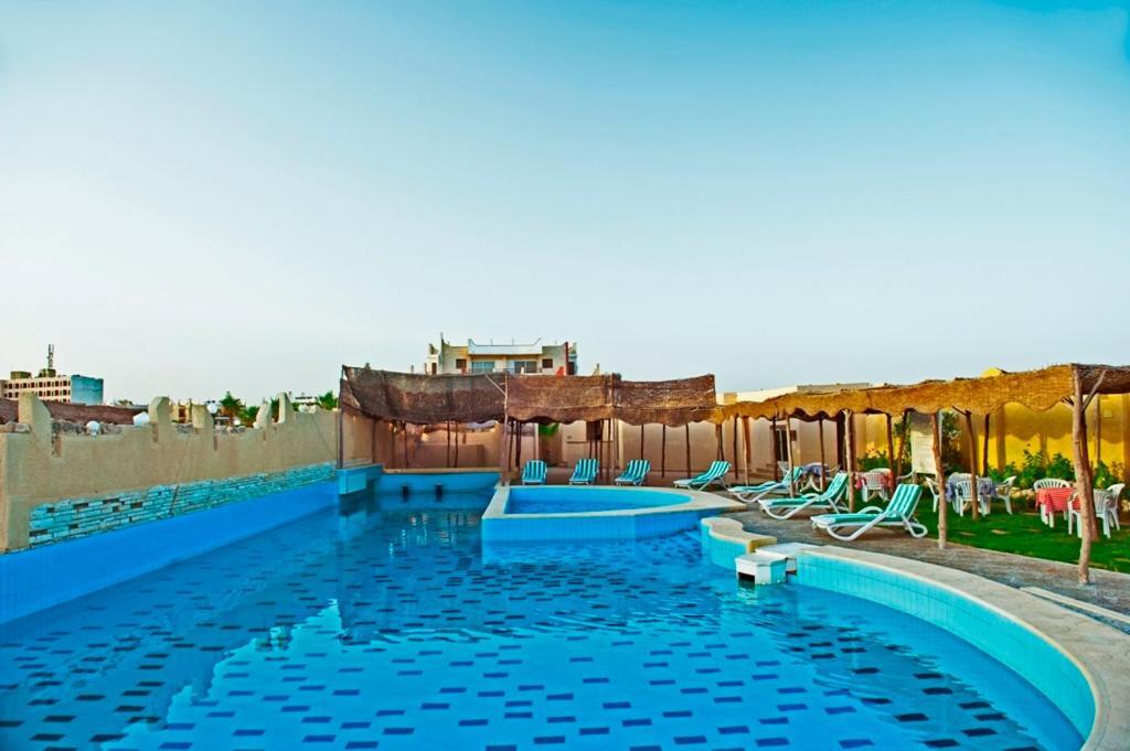 Aida Beach Hotel - Ел Аламейн Екстериор снимка