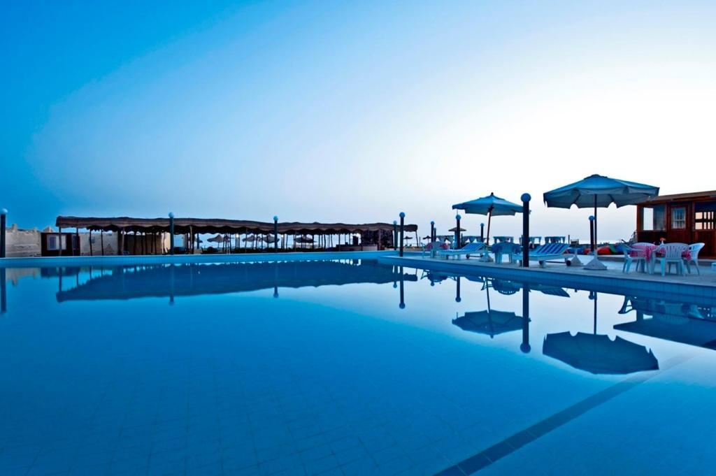 Aida Beach Hotel - Ел Аламейн Екстериор снимка